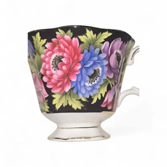 Royal Albert Cup and Saucer Bouquet Series Anemone - Picture 2 of 7